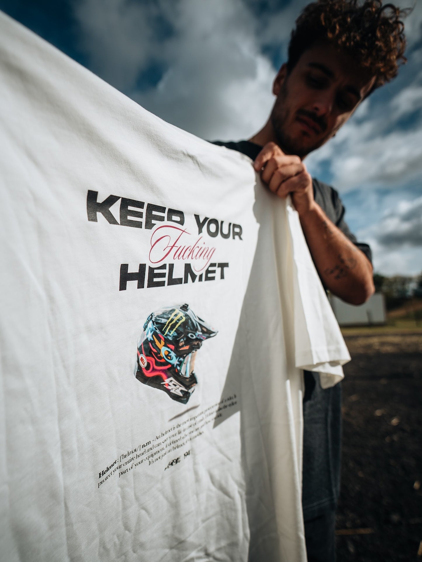 T-shirt Helmet